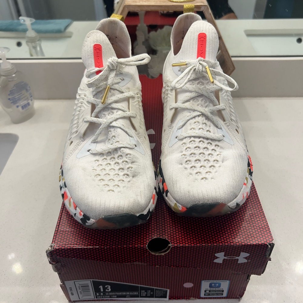 Under Armour Cream and Multicolor Running Shoes